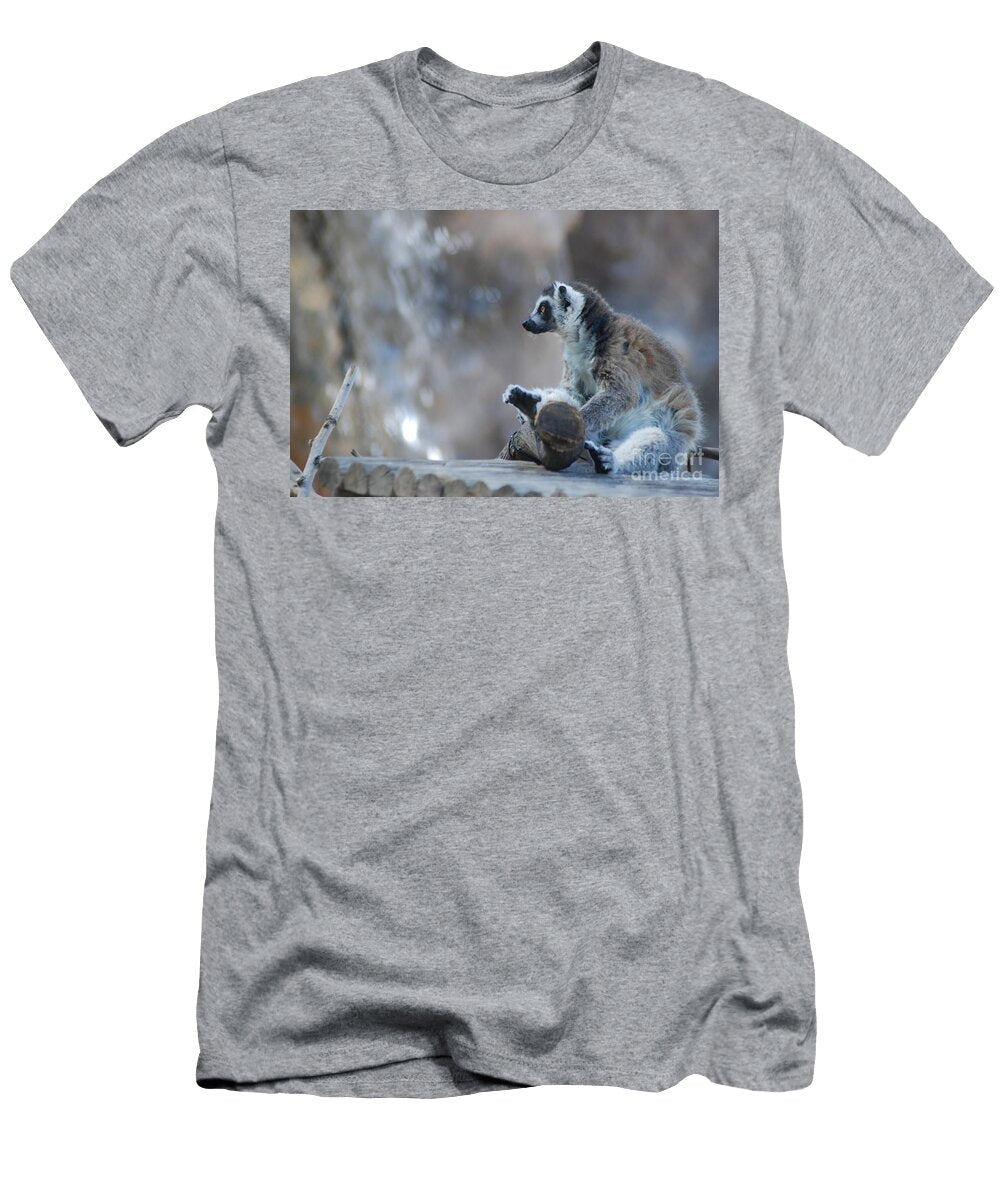 Lemur Saundra Laden T-Shirt